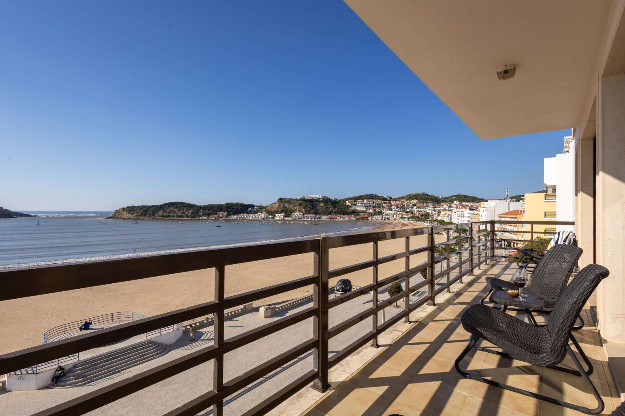 Beachfront 3Bdr Apt On Marginal Boulevard São Martinho do Porto Exterior foto